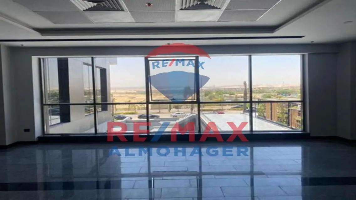 For Rent High-end F&amp;B Shop in Hale Town
