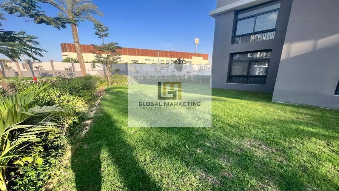 Apartment Modern With Gargen For Rent in CFC