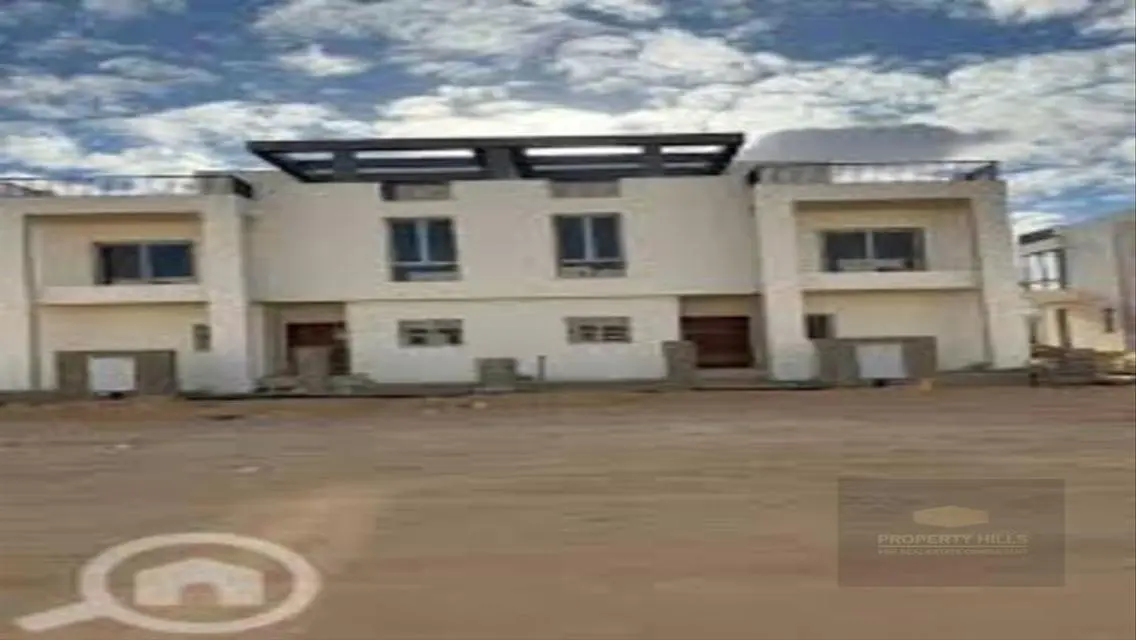 Last villa in luxury compoumd immediate delivery