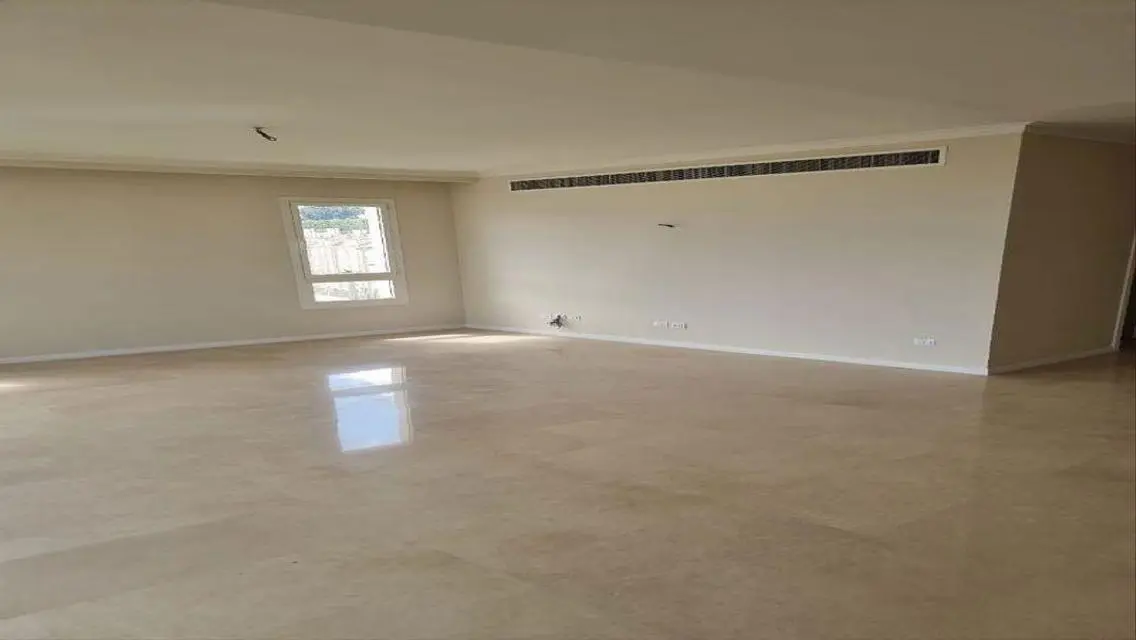 - Ready to move in - Apartment in Pyramids Hills