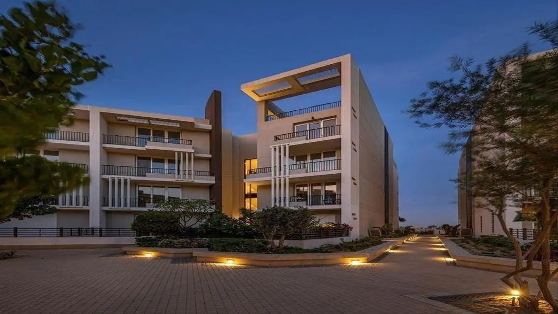 - Ready to move in - Apartment in Pyramids Hills
