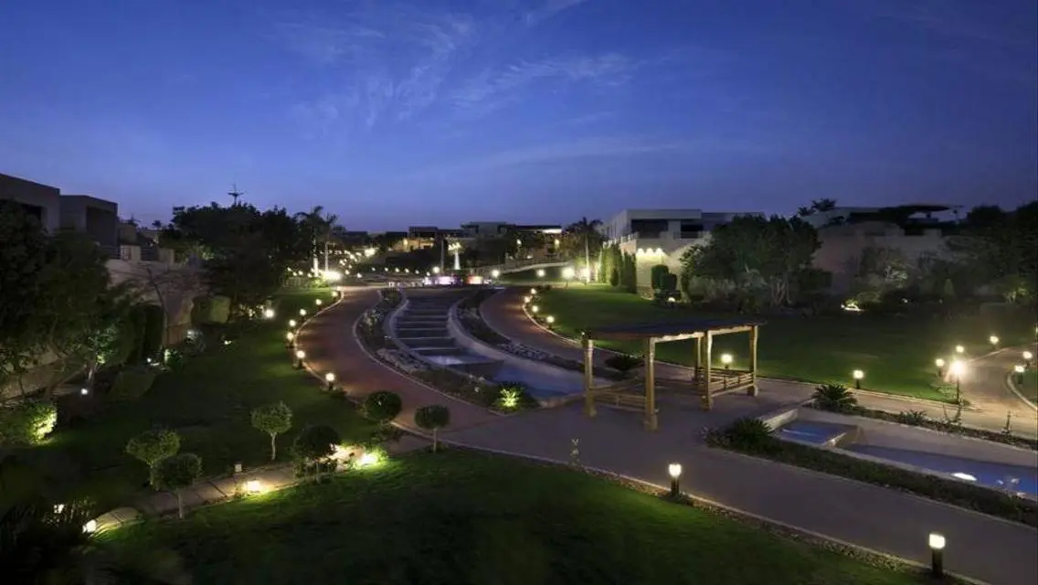 - Ready to move in - Apartment in Pyramids Hills