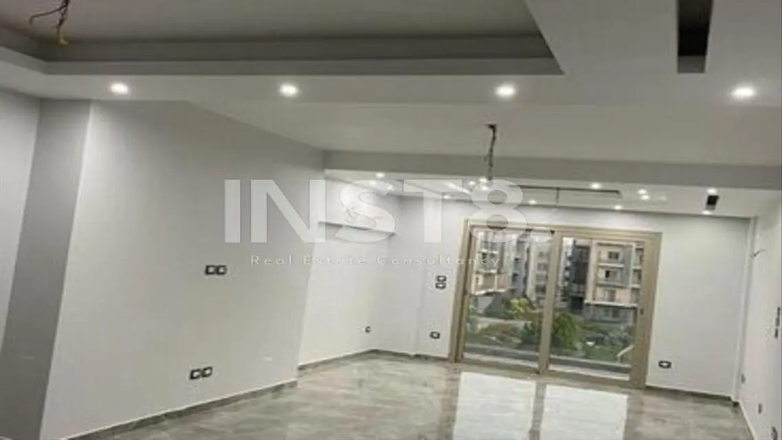 Lux apartment for sale in Village gate old price