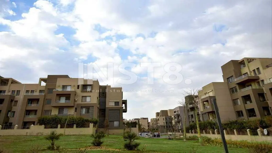 Lux apartment for sale in Village gate old price