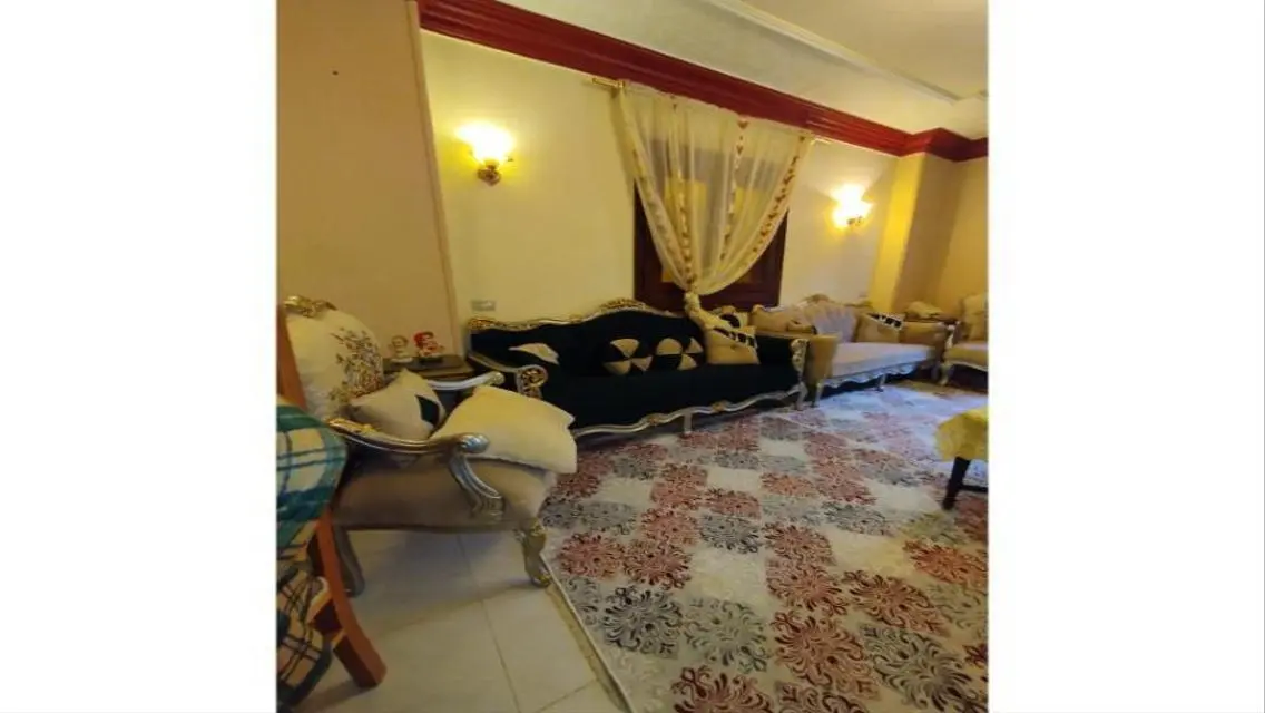 شقه 170 م ب جاردن مميزه جدااا في الحي الخامس