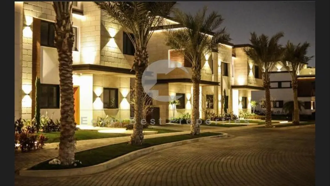 TownHouse With Prime Location Installment 10 year.