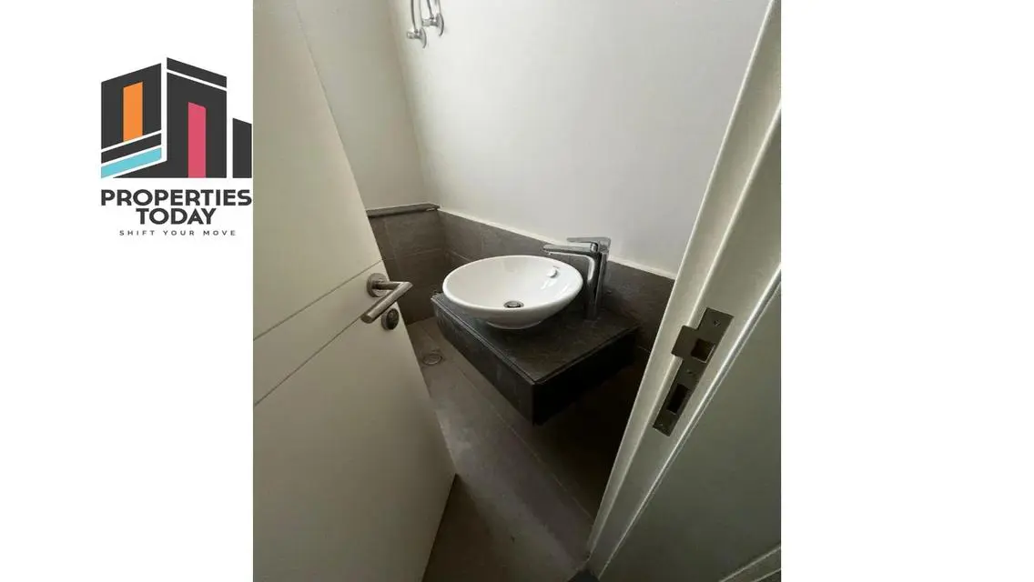 شقة للإيجار تشطيب كامل في تولوا أو ويست