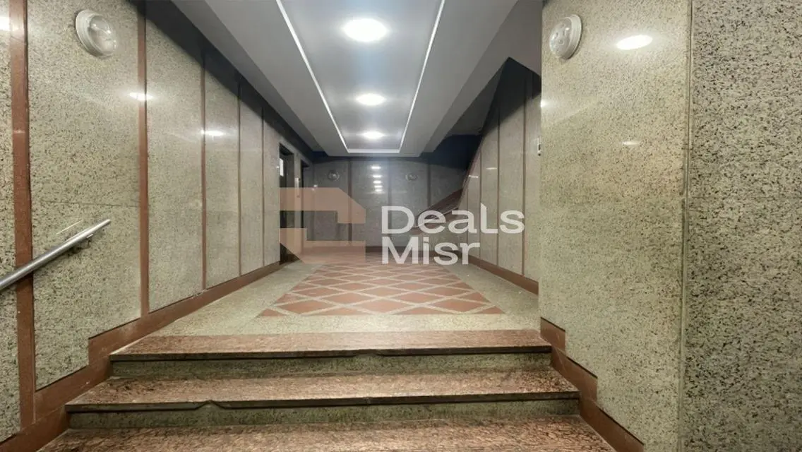 Administrative Office for Sale 98m Al-Geish Road