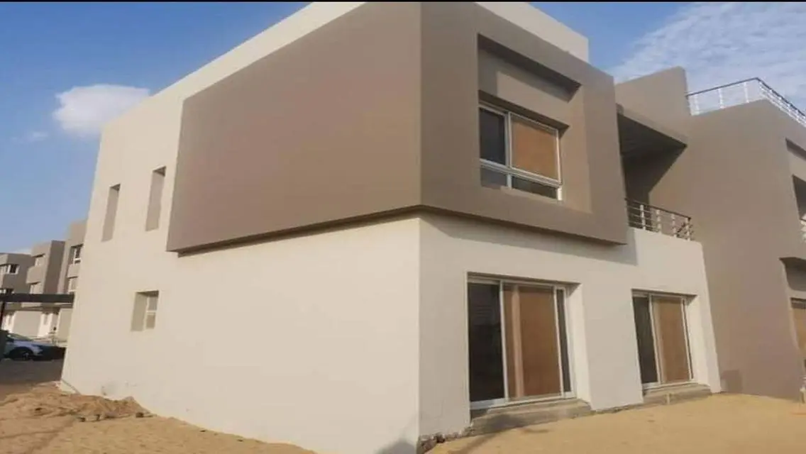 Twin house in Etapa next to Al Rabwa compound