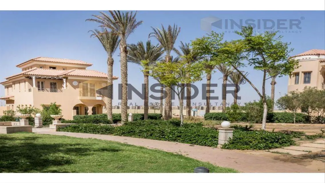 Town house 215m middle hyde park
