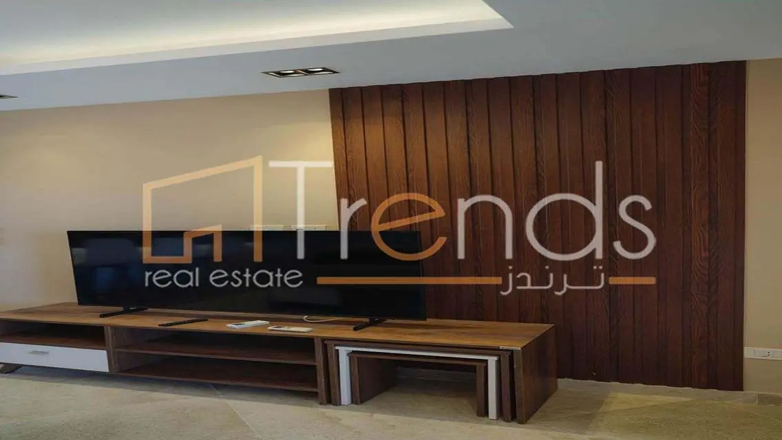شالية مع روف 95متر يطل على البحر تشطيب مميز