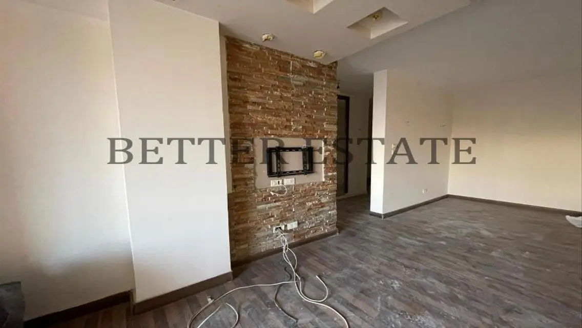Luxury Apartment for 5,450,000 EGP with Balcony and Security