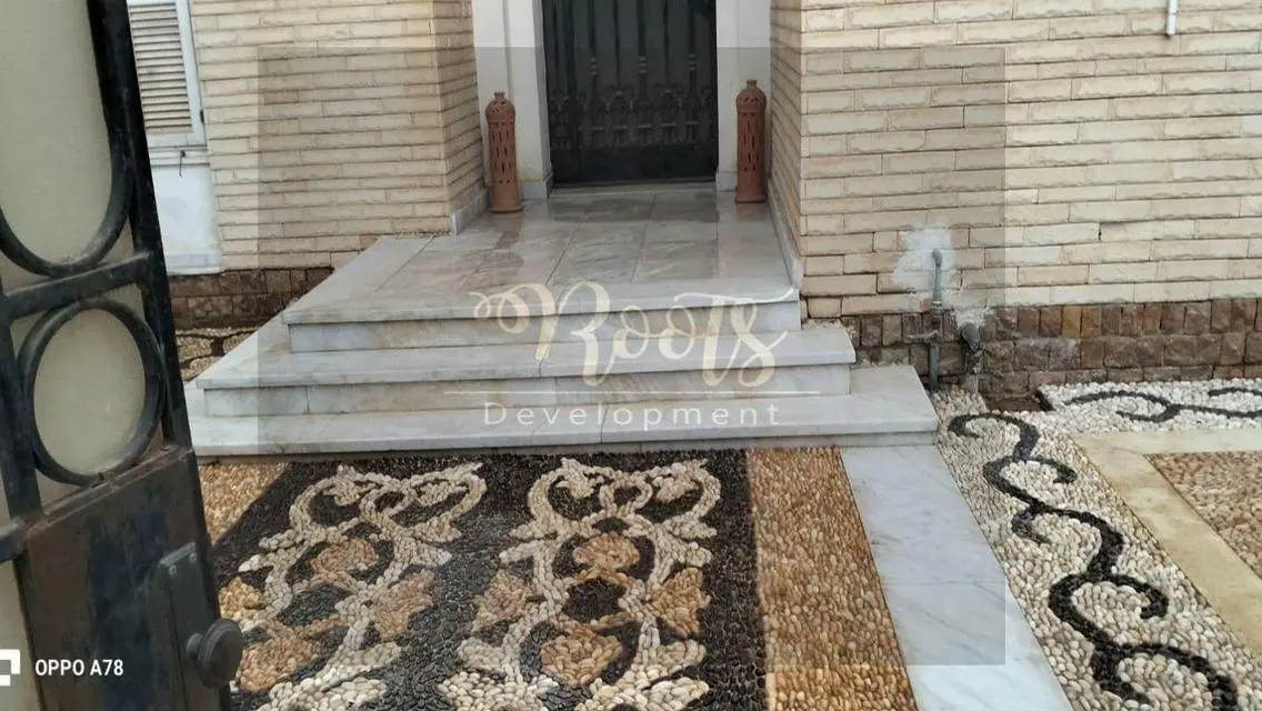 فيلا مفروشه بالكامل مع التكيفات و مطبخ حديث  بارك
