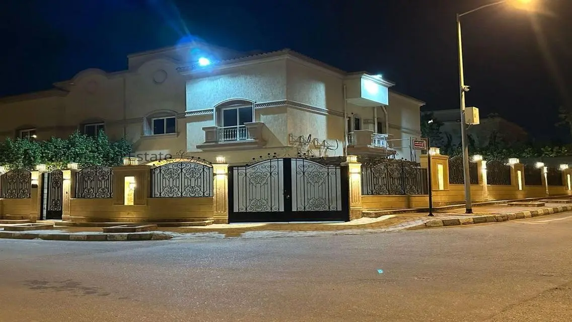 فيلا في الرحاب400م تشطيب خاص اول سكن للايجار قانون