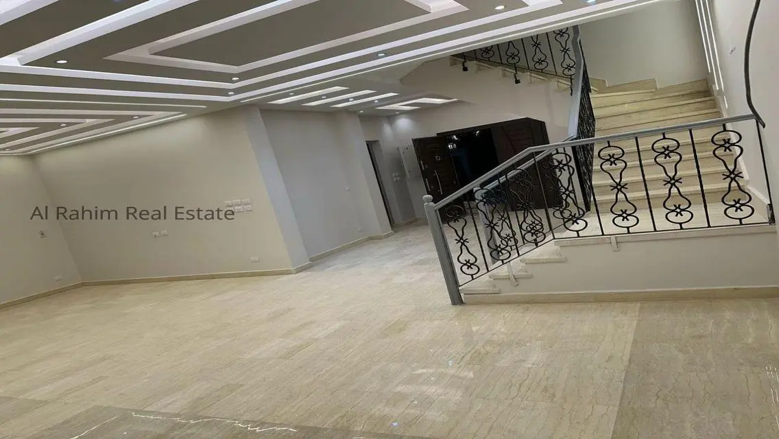 فيلا في الرحاب400م تشطيب خاص اول سكن للايجار قانون