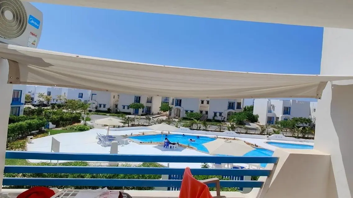 Fully Equipped - Furnished Chalet With Pool View