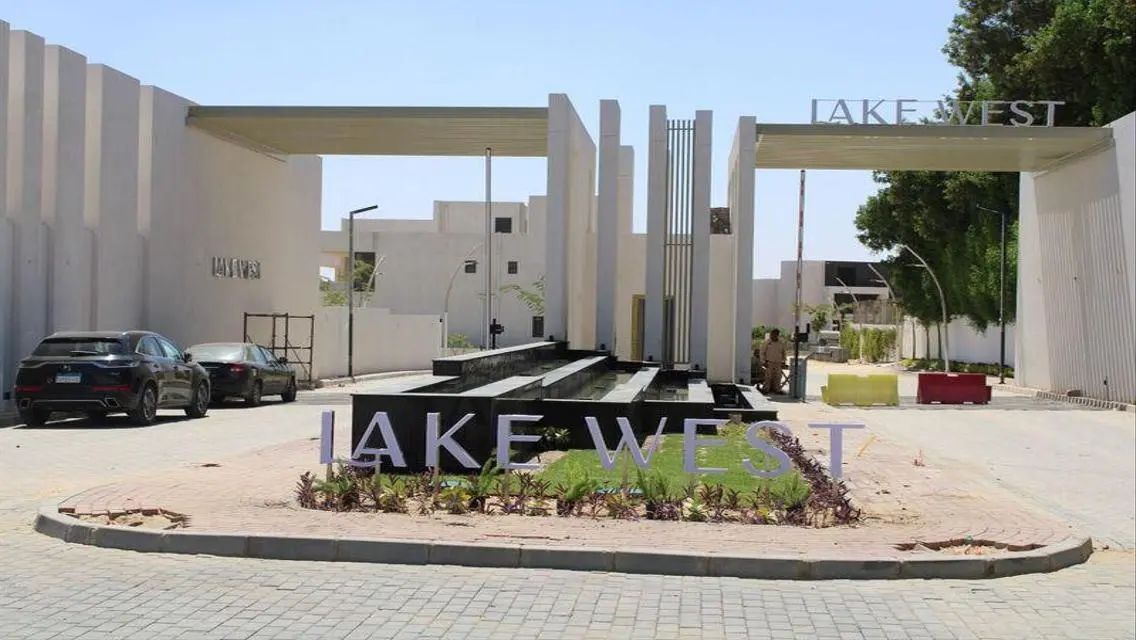 فيلا مستقلة ريسيل Lake West1  استلام فوري سعر مميز