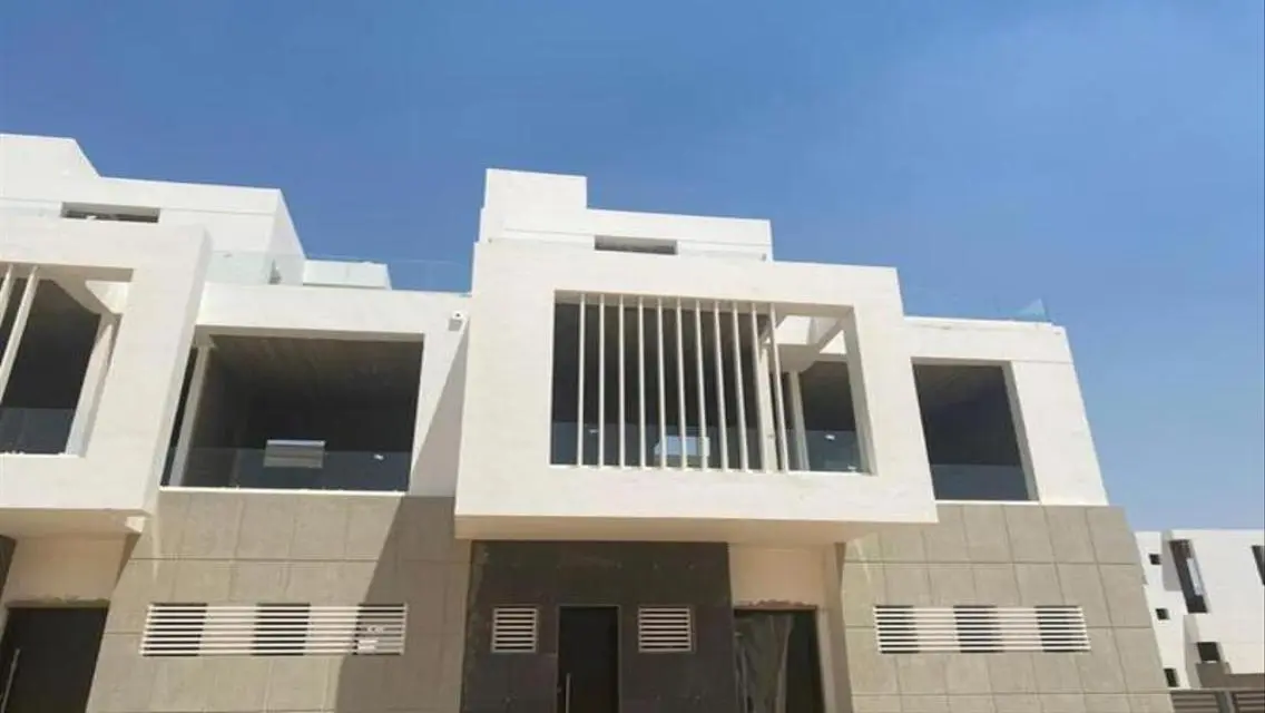فيلا مستقلة ريسيل Lake West1  استلام فوري سعر مميز