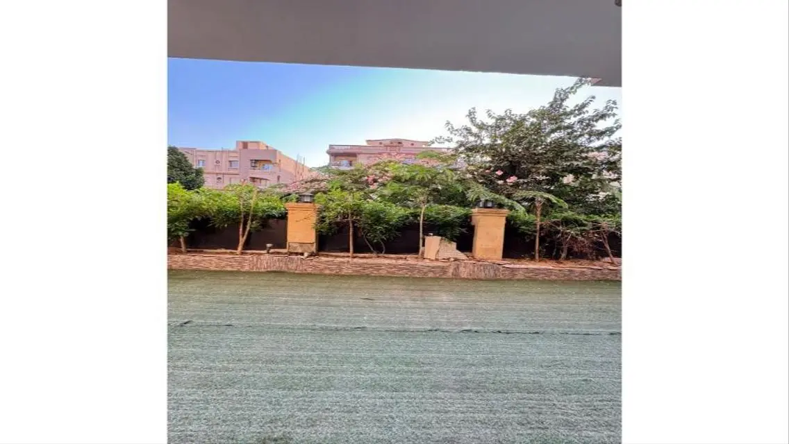 Ground floor with garden resale for sale on key,
