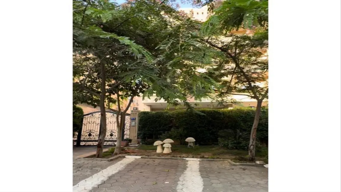 Ground floor with garden resale for sale on key,