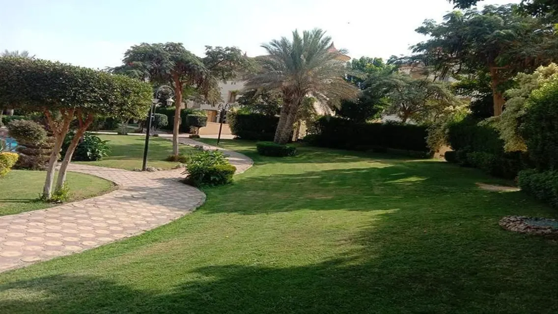 شقة للبيع بمساحة مريحة بسعر مغري