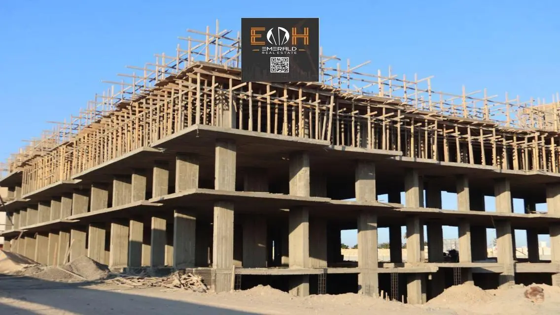 شقة فاخرة بخدمات مميزة في مجمع سكني