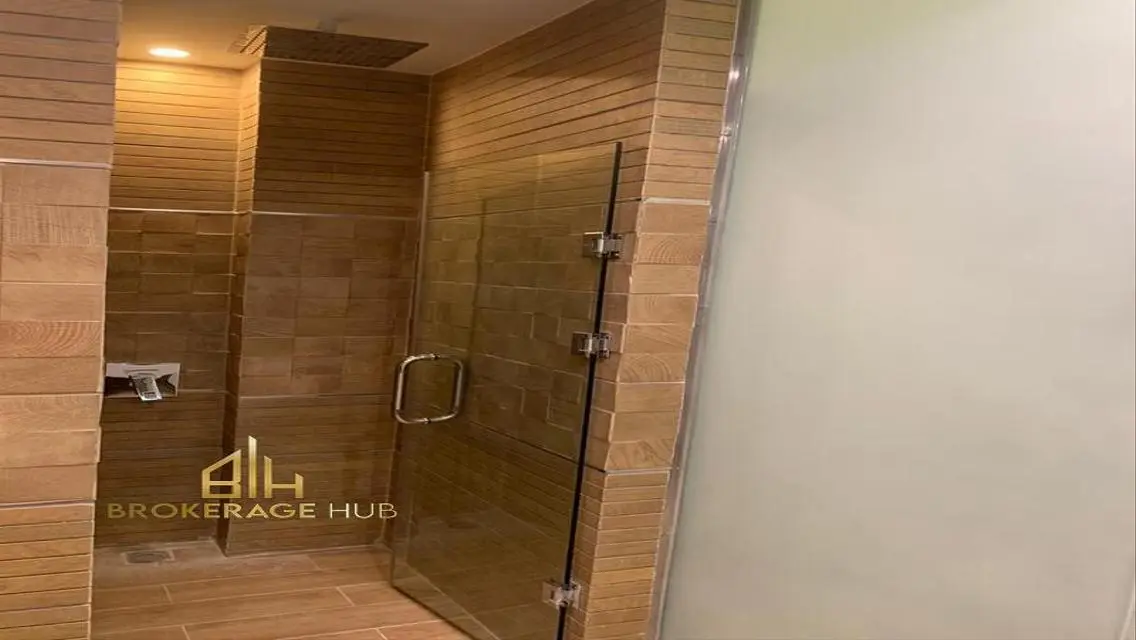 Triplex for rent in a location Eastown ,