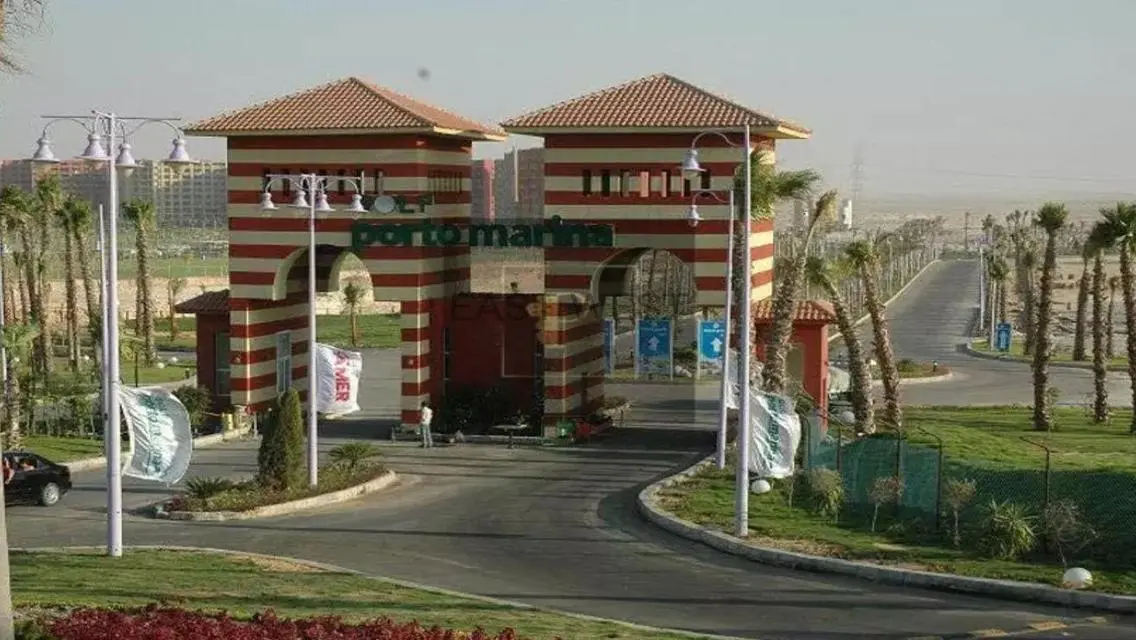 شاليه للبيع  3 غرف في بورتو مارينا تشطب كامل  مميز