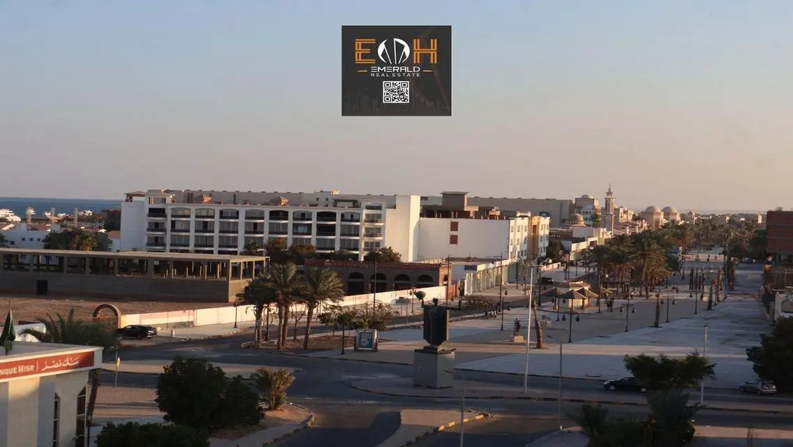شقة فاخرة مع حديقة خاصة ومسبح مجهز تسع ثلاث غرف