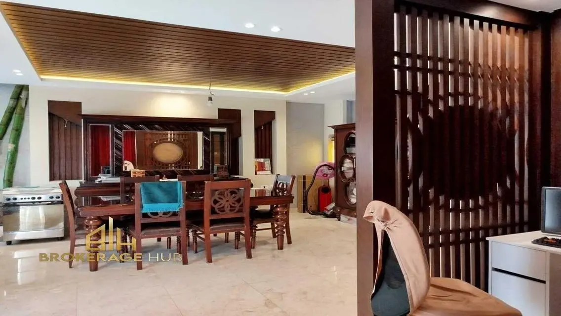 Apartment with Kitchen for -rent- in el Nakheel