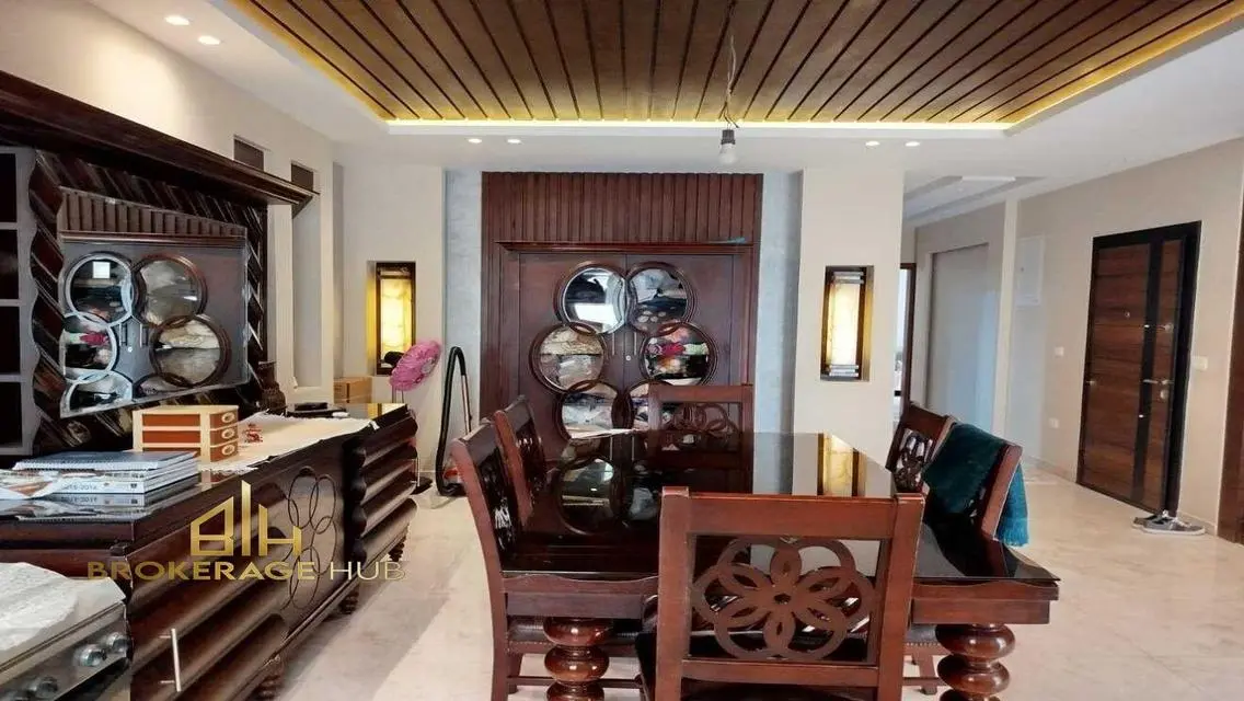 Apartment with Kitchen for -rent- in el Nakheel
