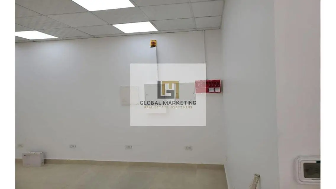 مساحه اداريه للايجار 136م في ميفيدا متشطب