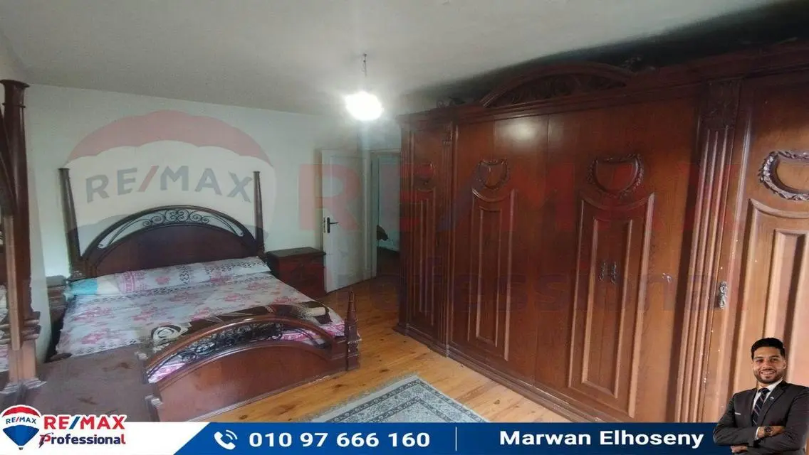 Open view on the side sea-Living room