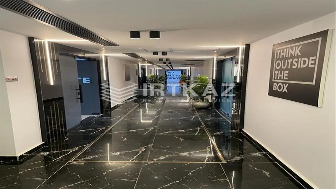 Office 300m Fully Finished With Prime Location