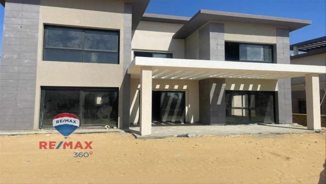 Prime location, ext. basement, swan lake residence