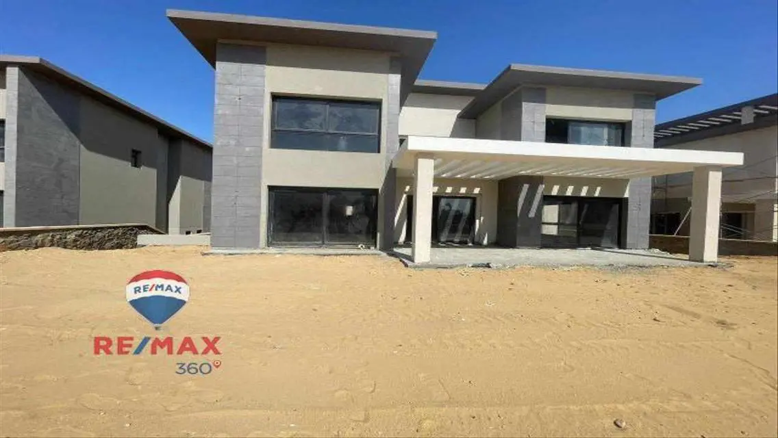 Prime location, ext. basement, swan lake residence