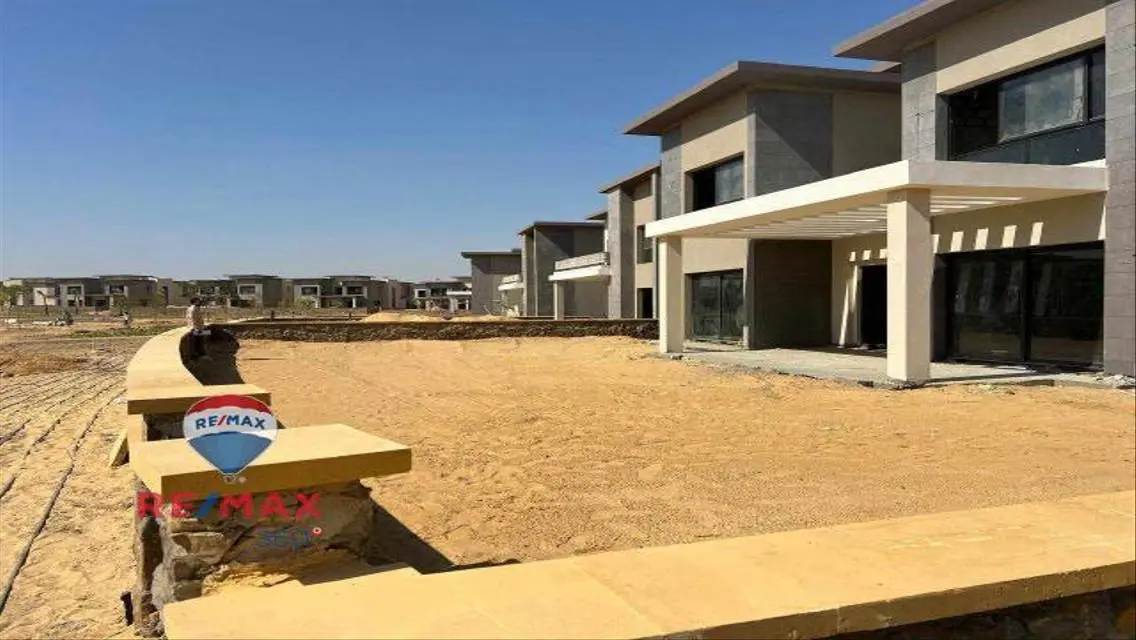 Prime location, ext. basement, swan lake residence