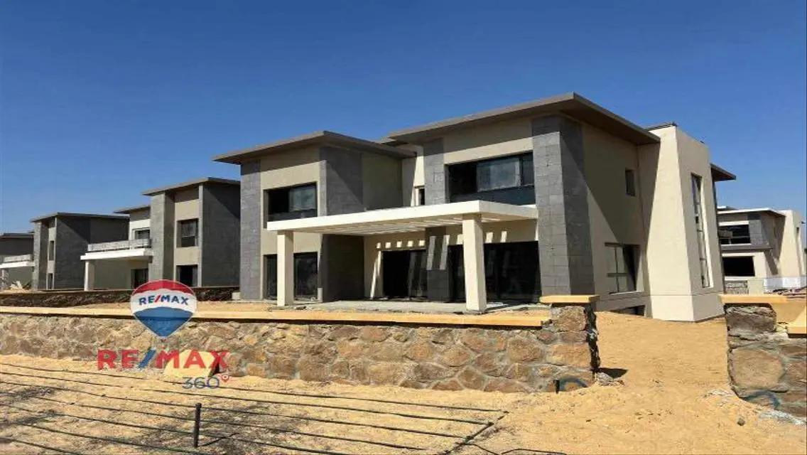 Prime location, ext. basement, swan lake residence