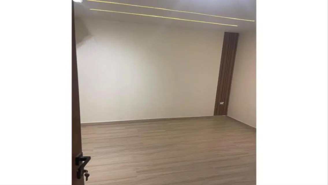 شقة ريسيل للبيع متشطبة بالكامل على محور الامل