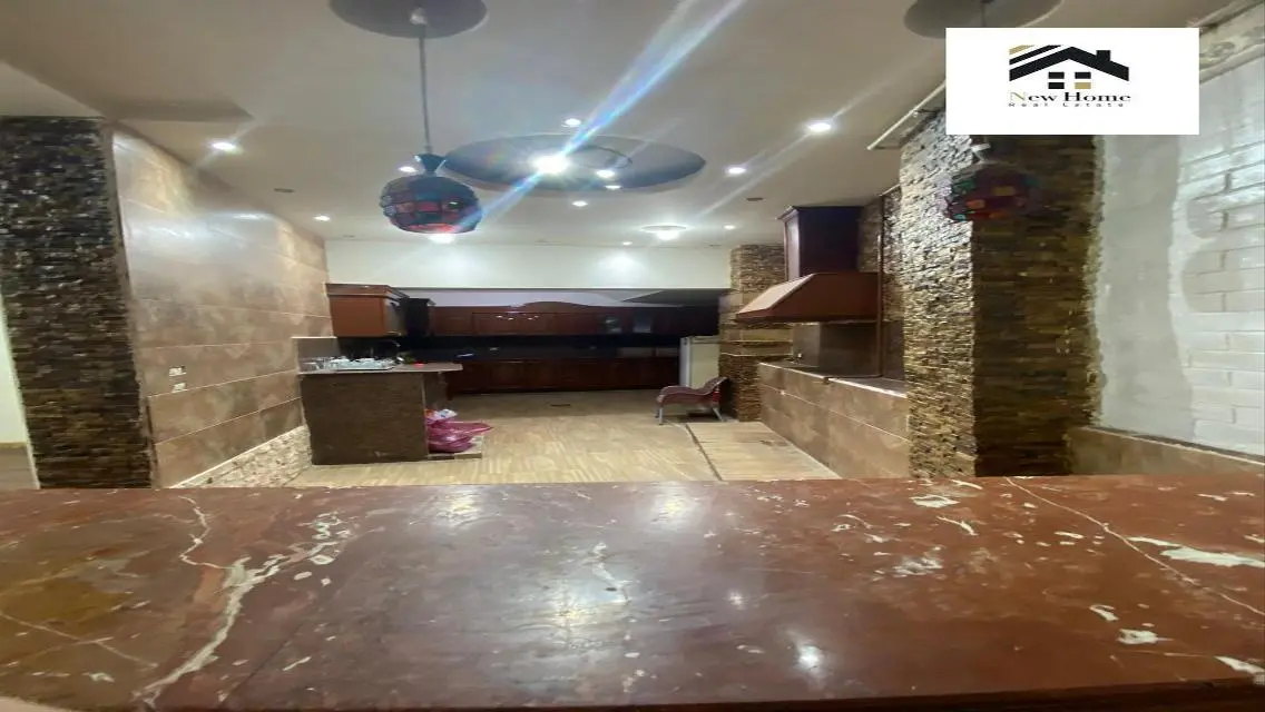 فيلا فاخرة مع حديقة ومسبح خاص