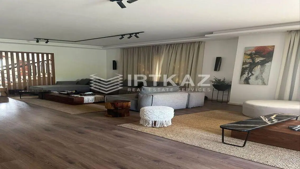 فيلا متشطبة بالمطبخ و التكيفات اقل مدة للايجار سنة