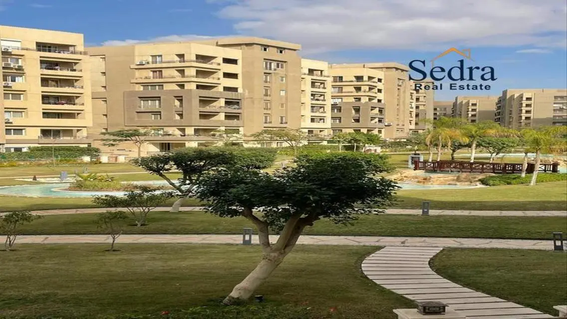 شقة 4 غرف للبيع ذا سكوير التجمع فوري فيو لاندسكيب.