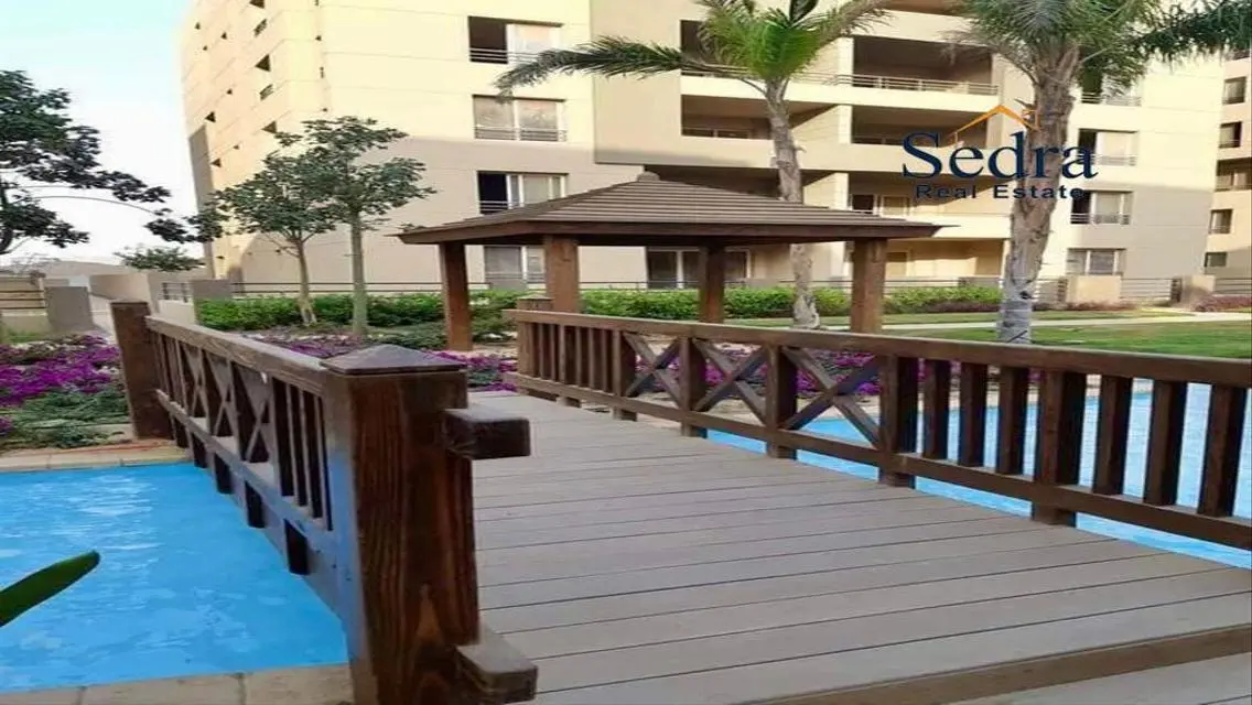 شقة 4 غرف للبيع ذا سكوير التجمع فوري فيو لاندسكيب.