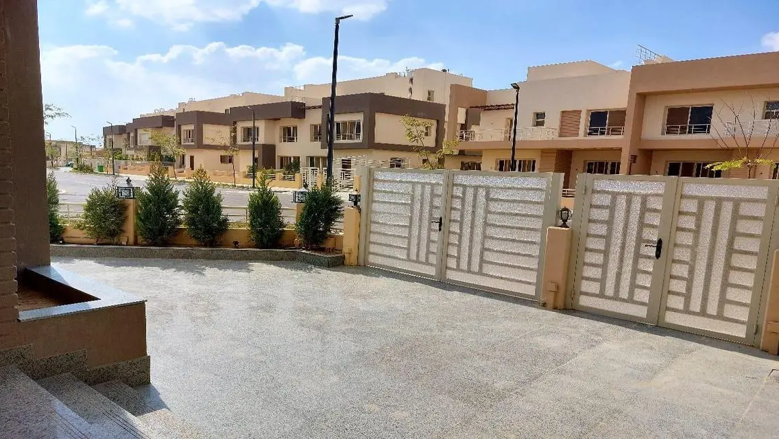 Corner Twin Villa in the Prestigious Grand Height