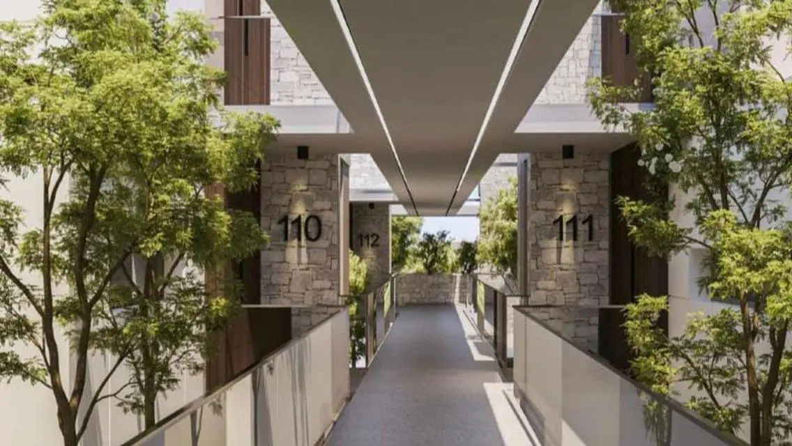 Luxuriously finished townhouse near Beverly hills