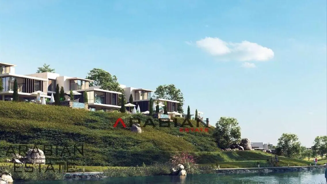 Luxury Villa for Sale with Extensive Space in Bosco