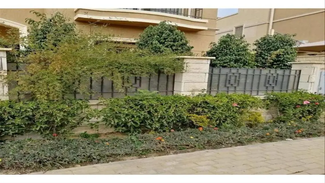 تاون هاوس للبيع ريسيل استلام فوري متشطب بالكامل