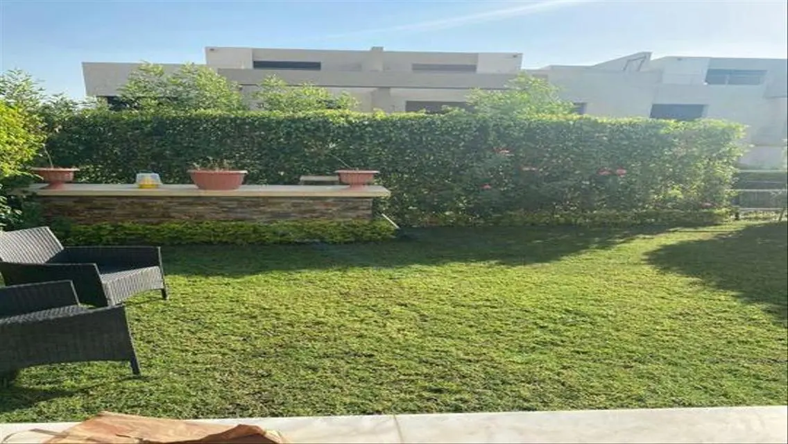 Luxury Villa with Private Balcony and Garden