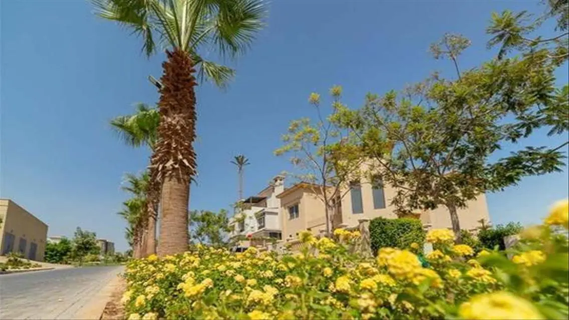 Luxury Villa with Private Balcony and Garden