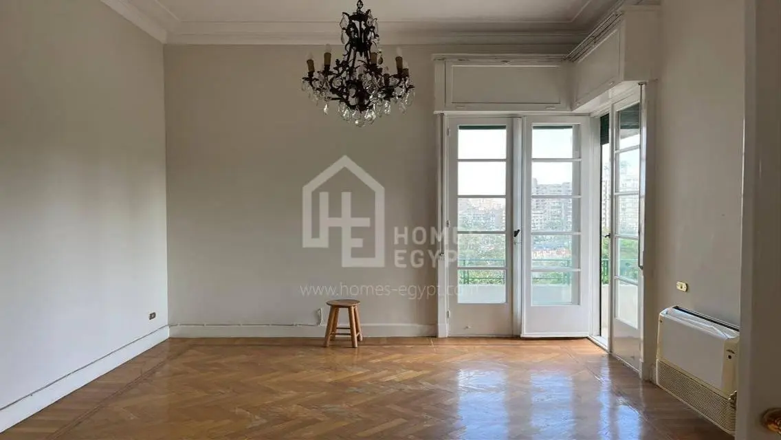 High Ceiling Apt with Nile View South Zamalek Rent